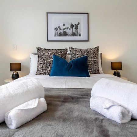 Upper Riccarton Dream - 2 Bed 2 Bath W/Carpark Lägenhet Christchurch Exteriör bild