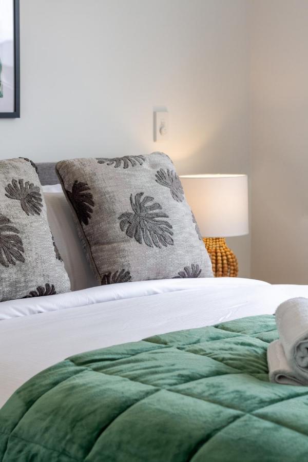Upper Riccarton Dream - 2 Bed 2 Bath W/Carpark Lägenhet Christchurch Exteriör bild