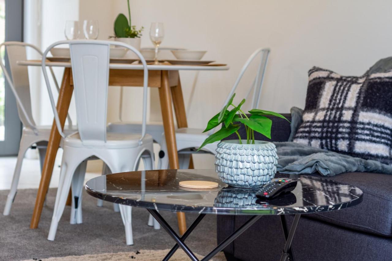 Upper Riccarton Dream - 2 Bed 2 Bath W/Carpark Lägenhet Christchurch Exteriör bild