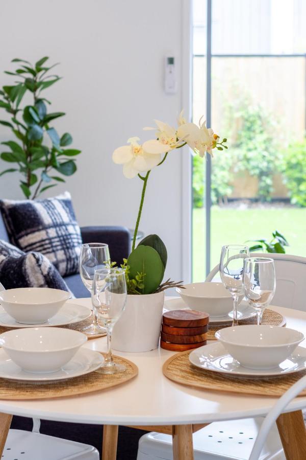 Upper Riccarton Dream - 2 Bed 2 Bath W/Carpark Lägenhet Christchurch Exteriör bild